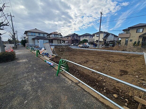 五感で感じる、現地でしかわからない事も沢山ございます。周辺環境なども一緒にご案内いたしますのでお気軽にお問合せください。