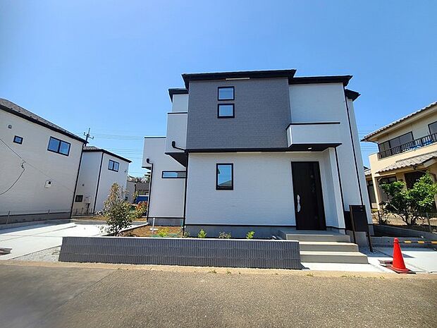 五感で感じる、現地でしかわからない事も沢山ございます。周辺環境なども一緒にご案内いたしますのでお気軽にお問合せください。