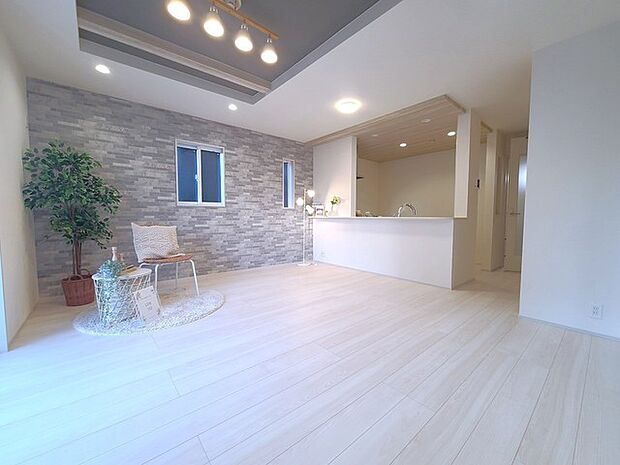 リビングは家具の配置も思いのまま。自由度が高い設計です。 