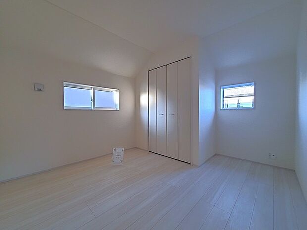 大容量クローゼット付き！家族の成長と共に増える荷物もスッキリ収納。 