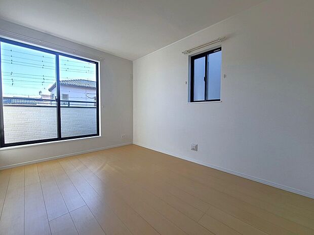 2面採光を確保した明るい室内は、爽やかな風を感じる居心地の良い空間です。