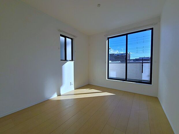 2面採光を確保した明るい室内は、爽やかな風を感じる居心地の良い空間です。