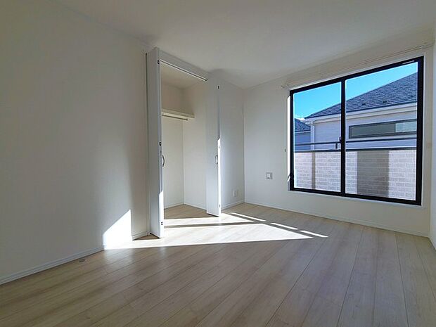 大容量クローゼット付き!家族の成長と共に増える荷物もスッキリ収納。