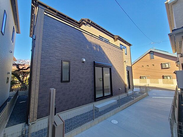 五感で感じる、現地でしかわからない事も沢山ございます。周辺環境なども一緒にご案内いたしますのでお気軽にお問合せください。 