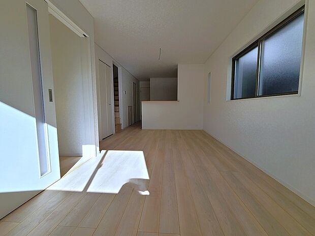 夕食の時間。家族、友人、両親、親戚との会話がより料理を美味しくしてくれる。あっという間に時間が過ぎてしまう居心地の良さは、普段はほっとする空間としてここにあります。