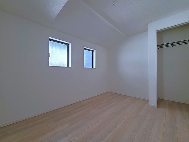 大容量クローゼット付き!家族の成長と共に増える荷物もスッキリ収納。