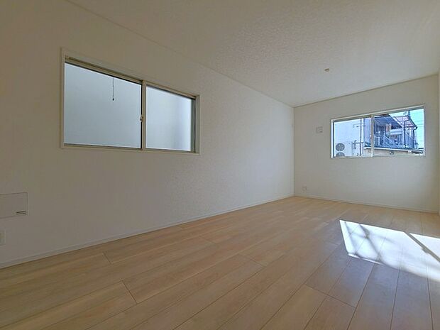 夕食の時間。家族、友人、両親、親戚との会話がより料理を美味しくしてくれる。あっという間に時間が過ぎてしまう居心地の良さは、普段はほっとする空間としてここにあります。 