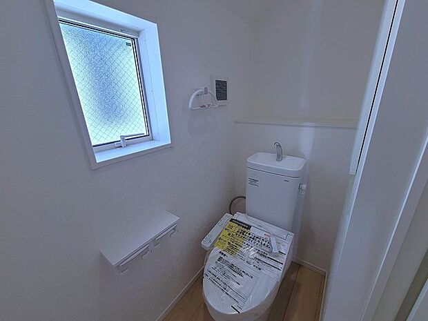 1.2階にそれぞれトレイがございます。朝の混雑時に分散して利用できるほか、ゲスト用としても使い分けることもできます。 