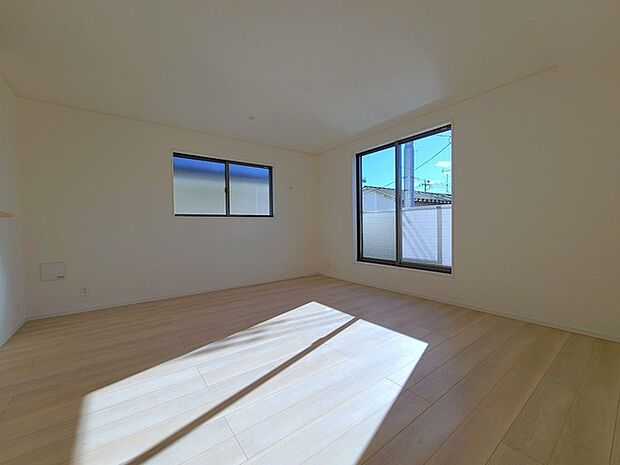 夕食の時間。家族、友人、両親、親戚との会話がより料理を美味しくしてくれる。あっという間に時間が過ぎてしまう居心地の良さは、普段はほっとする空間としてここにあります。 