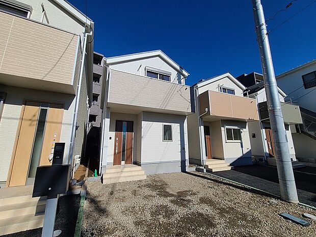 五感で感じる、現地でしかわからない事も沢山ございます。周辺環境なども一緒にご案内いたしますのでお気軽にお問合せください。 