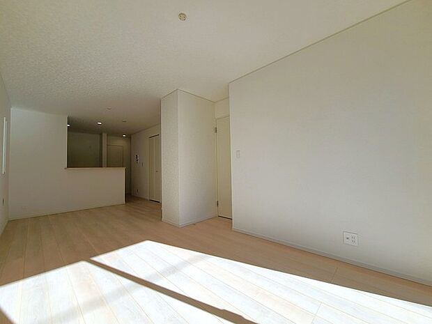 夕食の時間。家族、友人、両親、親戚との会話がより料理を美味しくしてくれる。あっという間に時間が過ぎてしまう居心地の良さは、普段はほっとする空間としてここにあります。 