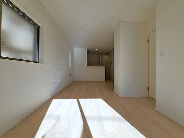 夕食の時間。家族、友人、両親、親戚との会話がより料理を美味しくしてくれる。あっという間に時間が過ぎてしまう居心地の良さは、普段はほっとする空間としてここにあります。 