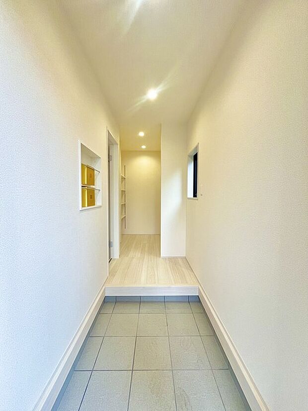 お客様をお迎えする玄関、お家の出入りもスムーズに行えます。 