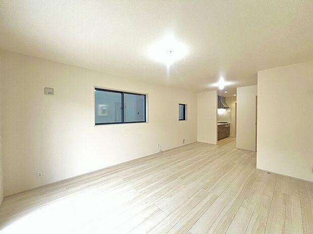 夕食の時間。家族、友人、両親、親戚との会話がより料理を美味しくしてくれる。あっという間に時間が過ぎてしまう居心地の良さは、普段はほっとする空間としてここにあります。 