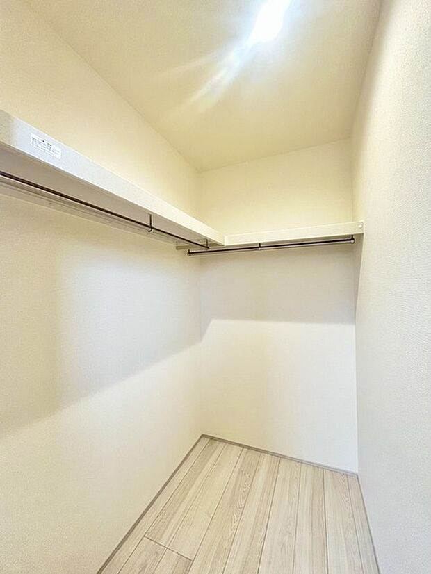 大容量クローゼット付き！家族の成長と共に増える荷物もスッキリ収納。 