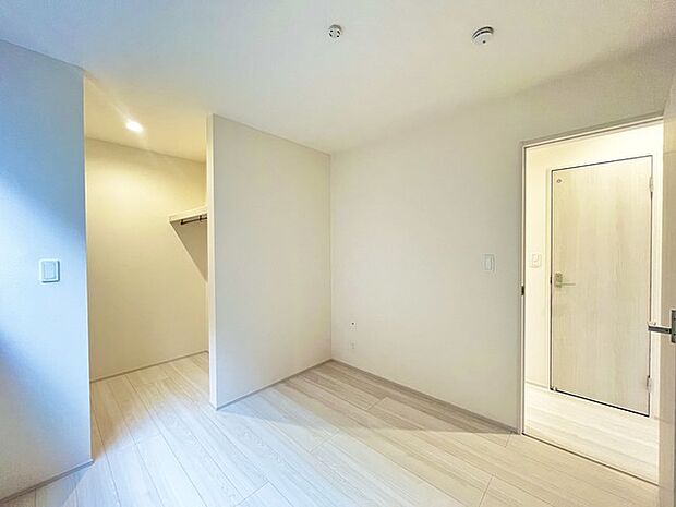 大容量クローゼット付き！家族の成長と共に増える荷物もスッキリ収納。 