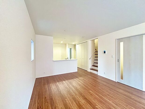 家族が一番集まる場所だから広々としつつも素敵な空間であって欲しい。皆がくつろぐリビングからキッチンまでが一つに繋がる空間。 