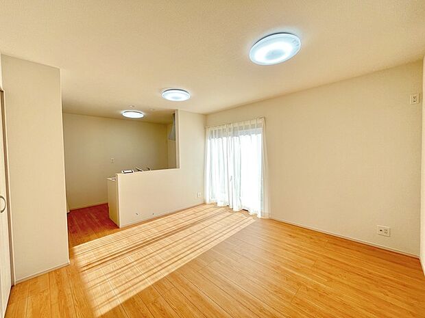 夕食の時間。家族、友人、両親、親戚との会話がより料理を美味しくしてくれる。あっという間に時間が過ぎてしまう居心地の良さは、普段はほっとする空間としてここにあります。 