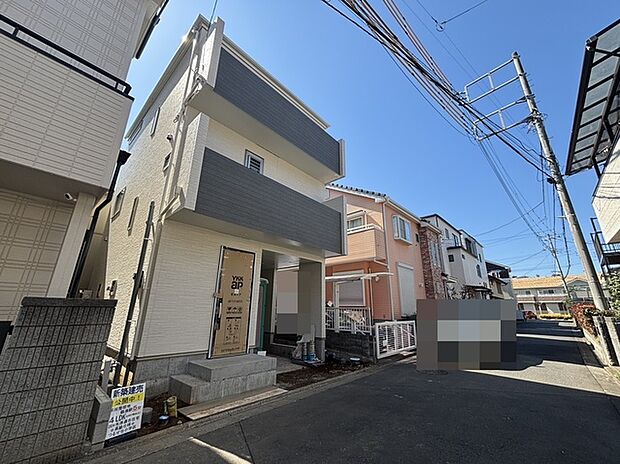 戸建てが立ち並ぶ静かな住宅街。四季折々の移り変わりを感じながら自然と楽しみ、暮らす、そんな毎日を日々の中で感じられる住環境