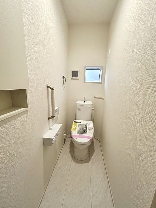 1.2階にそれぞれトレイがございます。朝の混雑時に分散して利用できるほか、ゲスト用としても使い分けることもできます。 