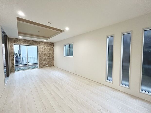 夕食の時間。家族、友人、両親、親戚との会話がより料理を美味しくしてくれる。あっという間に時間が過ぎてしまう居心地の良さは、普段はほっとする空間としてここにあります。 