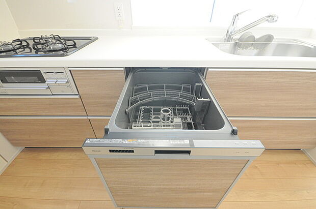 家事時間を短縮できる食洗器付き、毎日の負担を減らしてお料理を楽しめる嬉しい設備です。