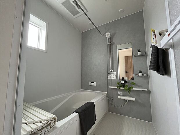 1日の疲れを取るゆとりある浴室です。