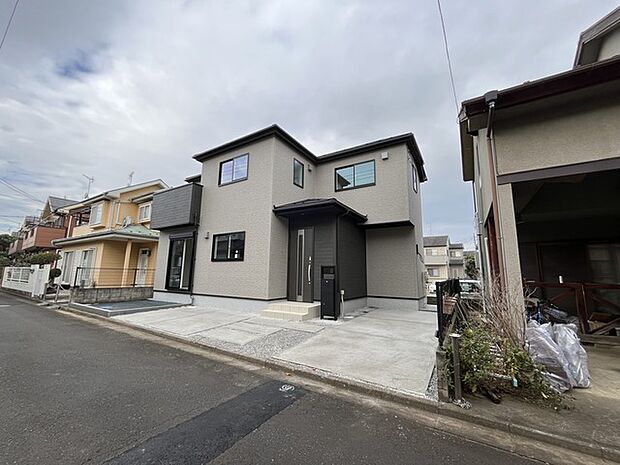 窓から眺める風景は一日の疲れを癒すヒーリングを奏でる、心地の良い時間を演出してくれます。室内も重要ですが、周りの環境もマイホーム選びの大事なポイント