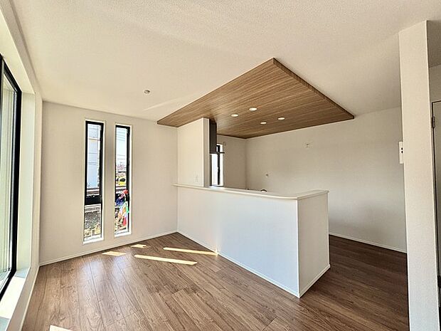 夕食の時間。家族、友人、両親、親戚との会話がより料理を美味しくしてくれる。あっという間に時間が過ぎてしまう居心地の良さは、普段はほっとする空間としてここにあります。