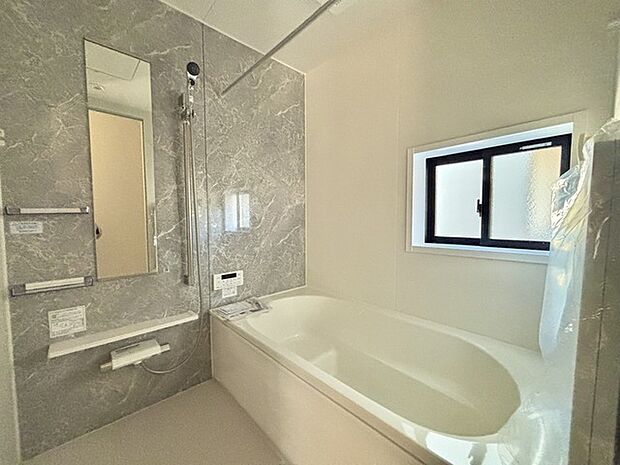 1日の疲れを取るゆとりある浴室です。