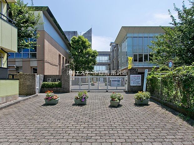 けやき小学校（700m）
