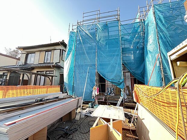 セカンドカーや来客時にも便利なカースペース2台分ございます。