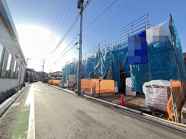 戸建てが立ち並ぶ静かな住宅街。四季折々の移り変わりを感じながら自然と楽しみ、暮らす、そんな毎日を日々の中で感じられる住環境