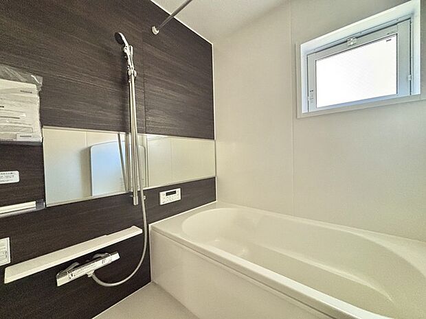 1日の疲れを取るゆとりある浴室です。