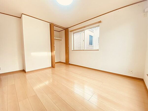 大容量クローゼット付き！家族の成長と共に増える荷物もスッキリ収納。