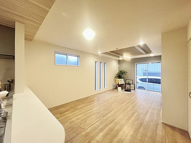 夕食の時間。家族、友人、両親、親戚との会話がより料理を美味しくしてくれる。あっという間に時間が過ぎてしまう居心地の良さは、普段はほっとする空間としてここにあります。