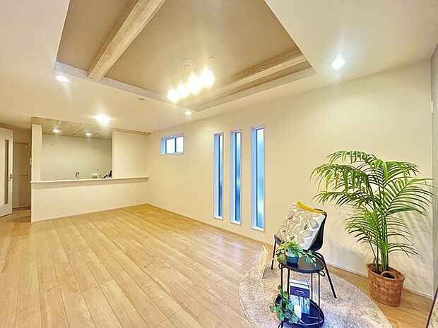 リビングは家具の配置も思いのまま。自由度が高い設計です。 