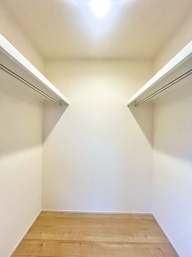 大容量クローゼット付き!家族の成長と共に増える荷物もスッキリ収納。