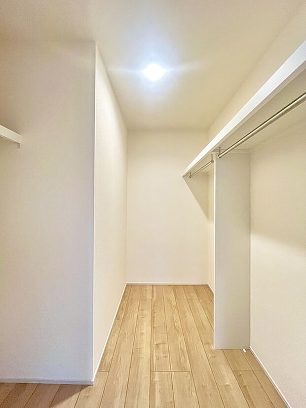 大容量クローゼット付き!家族の成長と共に増える荷物もスッキリ収納。