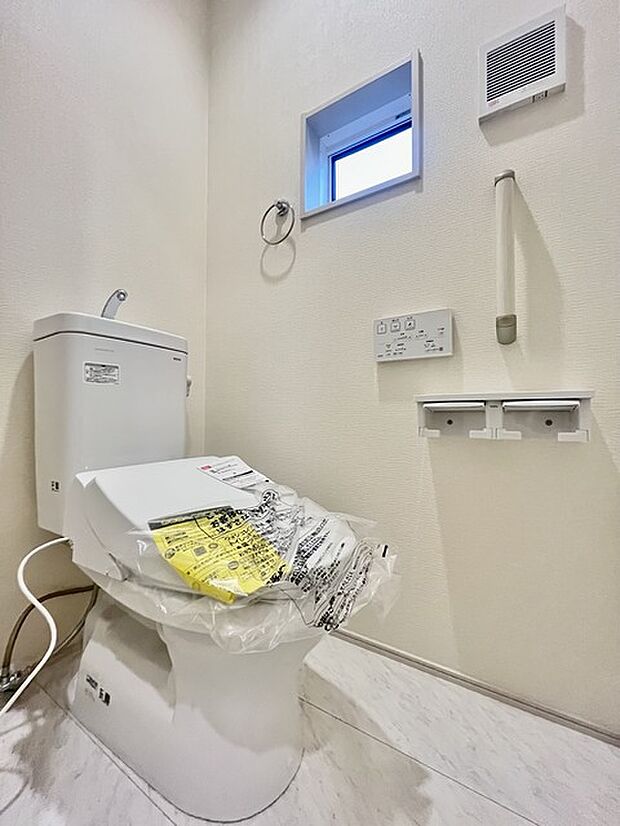 1.2階にそれぞれトレイがございます。朝の混雑時に分散して利用できるほか、ゲスト用としても使い分けることもできます。 