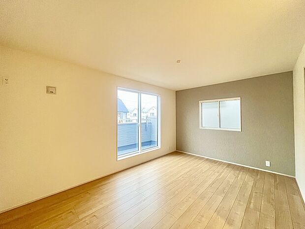 2面採光を確保した明るい室内は、爽やかな風を感じる居心地の良い空間です。