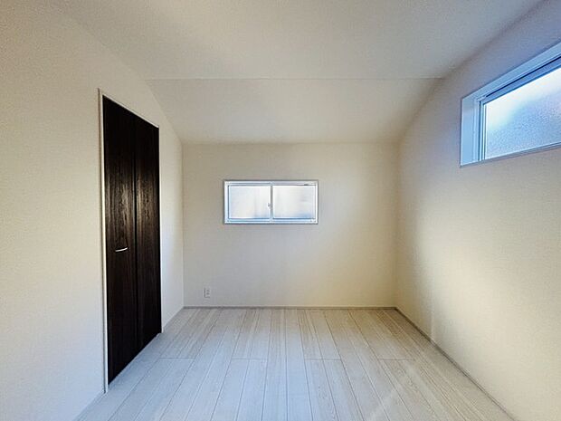 収納豊富な間取りで家の中がスッキリ片付きそうです。