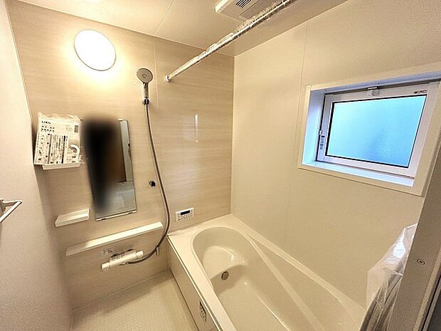 一緒にお風呂に入っている子供達の声がリビングまで聞こえてきそうな広々とした1坪バス