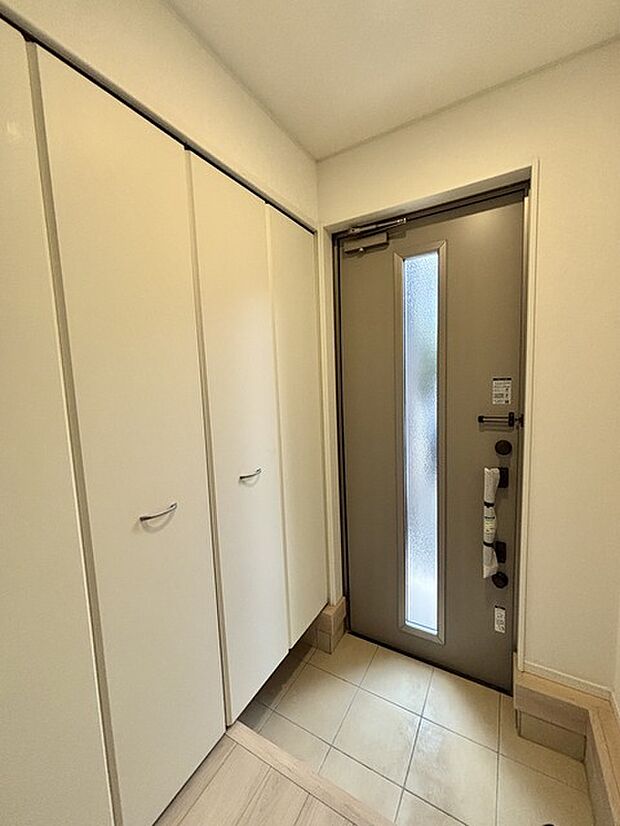 お客様をお迎えする玄関、お家の出入りもスムーズに行えます。