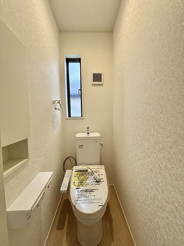 1.2階にそれぞれトレイがございます。朝の混雑時に分散して利用できるほか、ゲスト用としても使い分けることもできます。