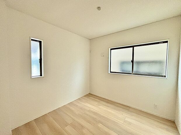 2面採光を確保した明るい室内は、爽やかな風を感じる居心地の良い空間です。