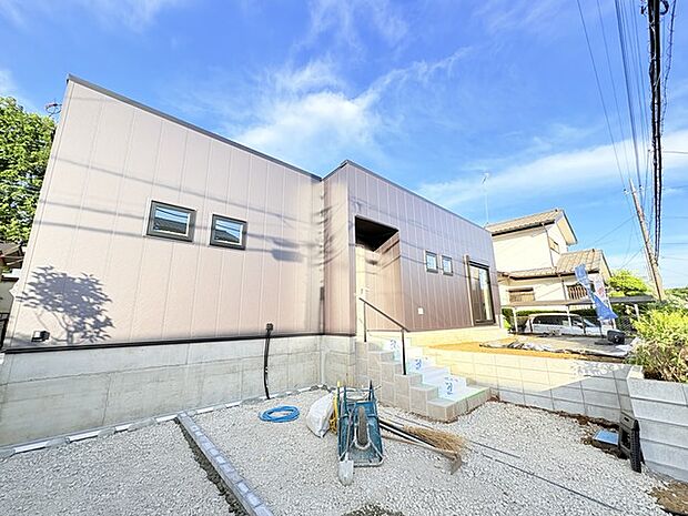 五感で感じる、現地でしかわからない事も沢山ございます。周辺環境なども一緒にご案内いたしますのでお気軽にお問合せください。