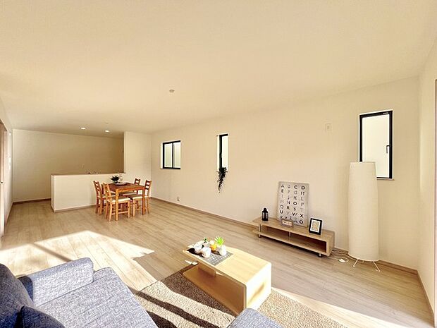 リビングは家具の配置も思いのまま。自由度が高い設計です。 