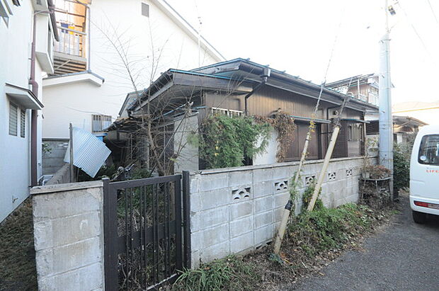 前面道路は通り抜けができないため、交通量が少なく静かな住環境です。 