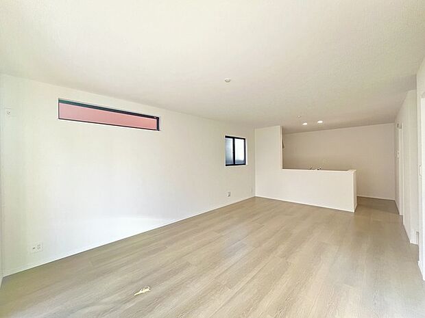 夕食の時間。家族、友人、両親、親戚との会話がより料理を美味しくしてくれる。あっという間に時間が過ぎてしまう居心地の良さは、普段はほっとする空間としてここにあります。